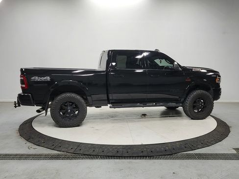 Used 2019 RAM 2500 Laramie w/ Black Appearance Package AWD/4WD image 8