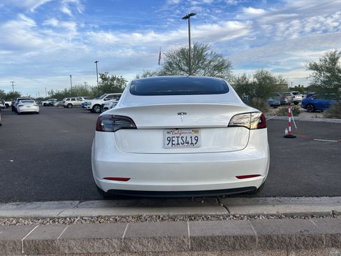 Used 2023 Tesla Model 3 Standard Range image 4