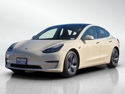 Used 2019 Tesla Model 3 Standard Range Plus image 8