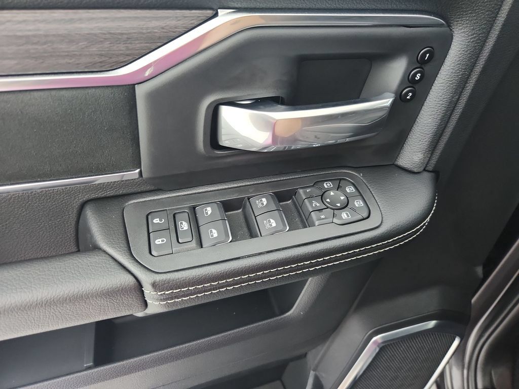 New 2026 RAM 2500 Laramie w/ Night Edition AWD/4WD image 20