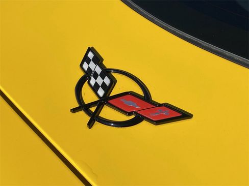 Used 2004 Chevrolet Corvette Coupe w/ Roof Package image 30