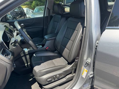 Used 2023 Chevrolet Equinox Premier AWD/4WD image 17