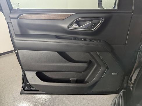 Used 2023 Chevrolet Suburban High Country image 13