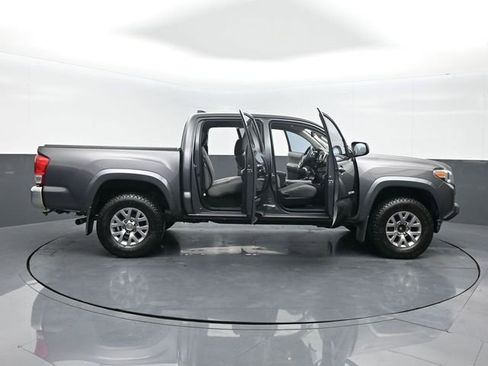 Used 2017 Toyota Tacoma SR5 image 27
