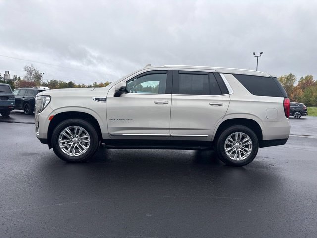 Used 2022 GMC Yukon SLT w/ SLT Luxury Package AWD/4WD image 3