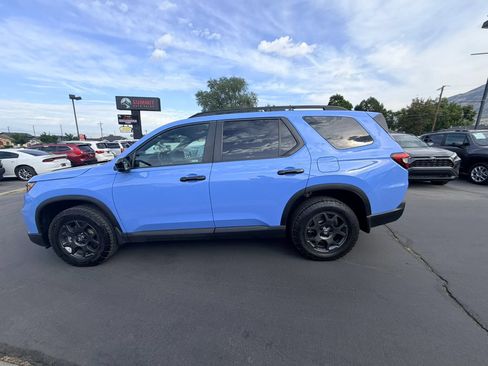 Used 2024 Honda Pilot TrailSport image 7