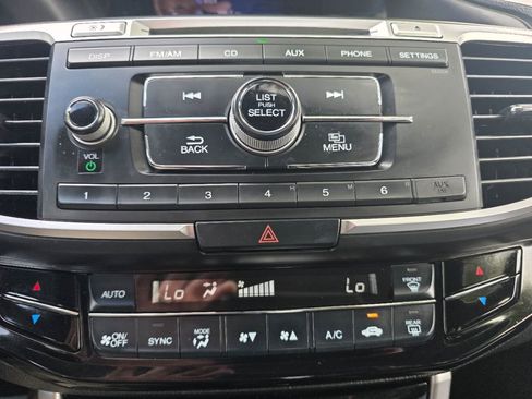 Used 2017 Honda Accord LX image 19