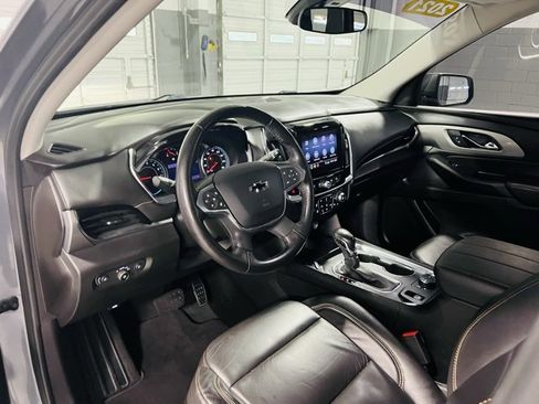 Used 2021 Chevrolet Traverse LT image 23