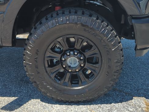 Used 2020 Ford F250 Platinum w/ Tremor Off-Road Package AWD/4WD image 9