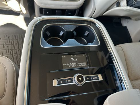 Used 2018 Lincoln Navigator L Reserve w/ Technology Package AWD/4WD image 31