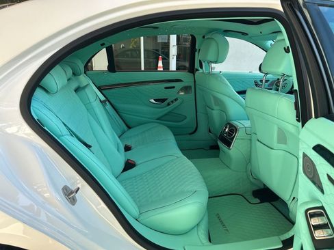 Used 2019 Mercedes-Benz S 560 Sedan w/ Premium Package image 27