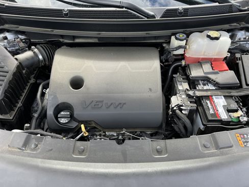 Used 2019 Buick Enclave Premium w/ Experience Buick Package FWD image 35