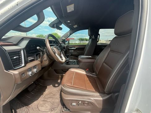 Used 2022 GMC Sierra 1500 Denali w/ Technology Package AWD/4WD image 12