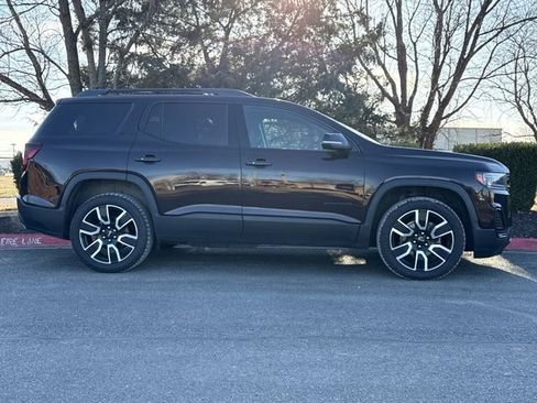 Used 2021 GMC Acadia SLE w/ Driver Convenience Package image 2