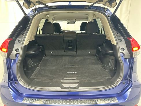 Used 2019 Nissan Rogue SV image 21
