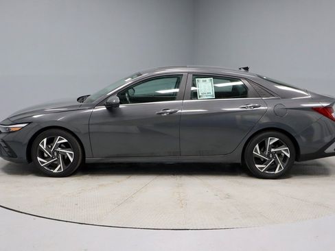 Certified 2024 Hyundai Elantra Limited image 10