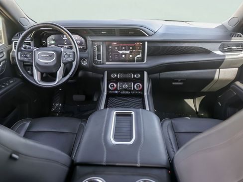 Used 2022 GMC Yukon XL Denali w/ Denali Premium Package image 31