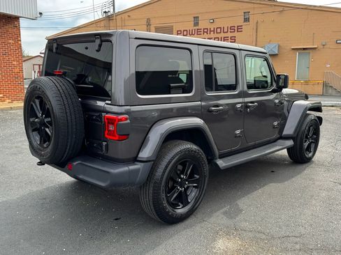 Used 2020 Jeep Wrangler Unlimited Sahara AWD/4WD image 4