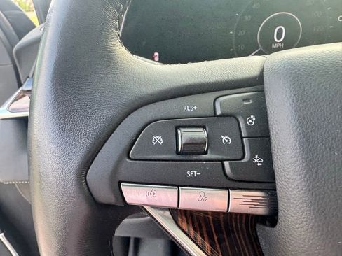 Used 2021 Cadillac Escalade Premium Luxury RWD image 25