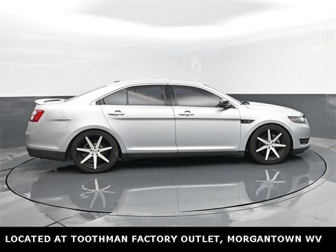 Used 2018 Ford Taurus SHO w/ Driver Assist Package image 4