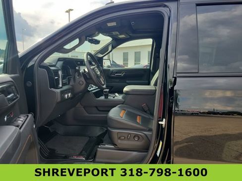 Used 2025 GMC Sierra 1500 AT4 w/ AT4 Premium Package AWD/4WD image 11