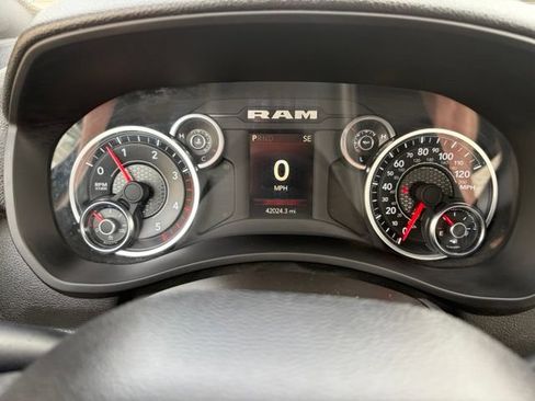 Used 2024 RAM 3500 Tradesman w/ Chrome Appearance Group AWD/4WD image 20
