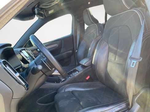 Used 2019 Volvo XC40 T5 R-Design AWD/4WD image 10