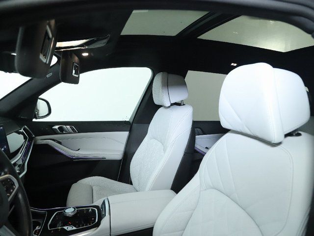 Used 2024 BMW X7 xDrive40i w/ Executive Package AWD/4WD image 25