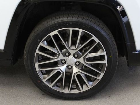 Used 2022 Jeep Compass Limited w/ Elite Group AWD/4WD image 8