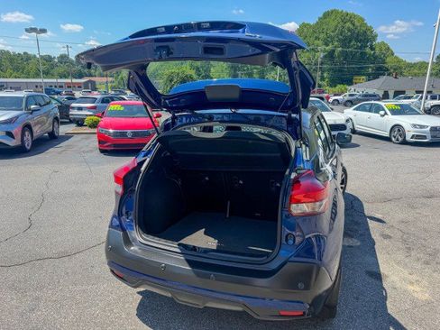 Used 2020 Nissan Kicks SR w/ SR Premium Package FWD image 13