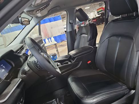 Used 2023 Jeep Grand Cherokee Limited image 14