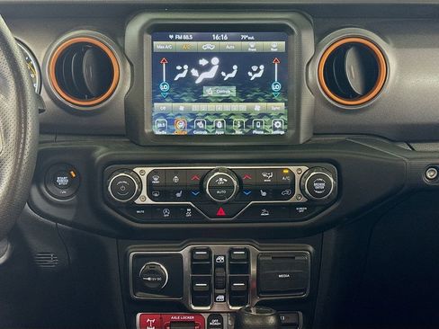 Used 2023 Jeep Gladiator Mojave w/ LED Lighting Group AWD/4WD image 16