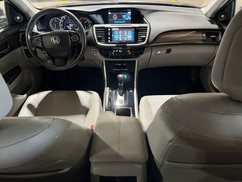 Used 2017 Honda Accord EX-L image 9