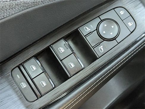 Used 2021 Nissan Rogue S image 25