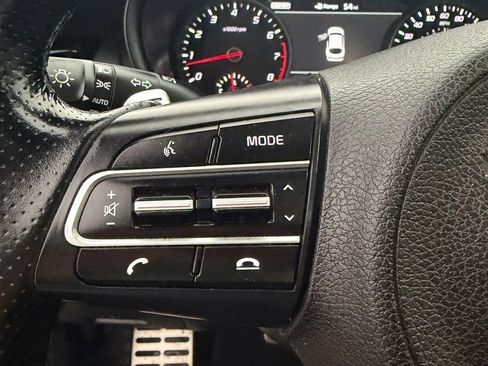Used 2020 Kia Stinger GT1 RWD image 12
