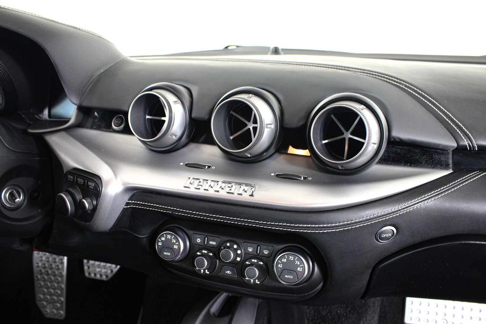 Used 2015 Ferrari F12 Berlinetta RWD image 44