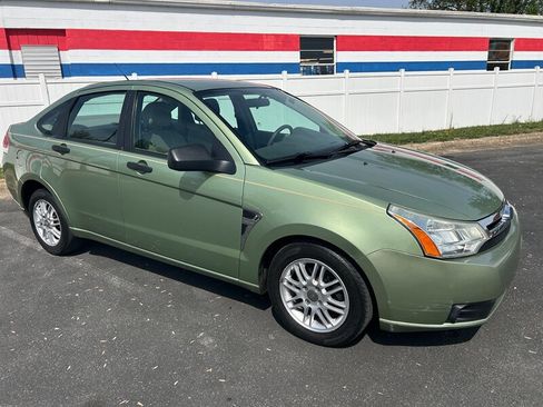 Used 2008 Ford Focus SE FWD image 2
