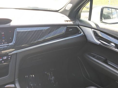 Used 2024 Cadillac XT6 Premium Luxury image 14