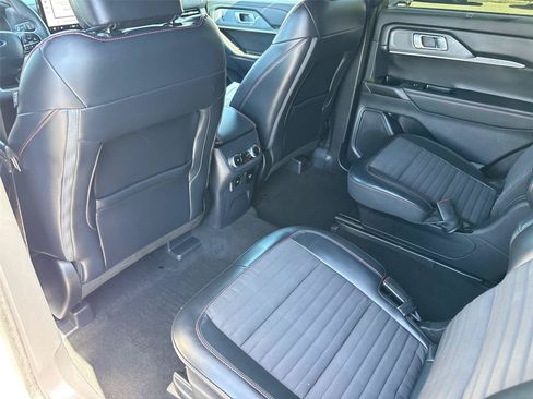Used 2025 Ford Explorer ST-Line w/ Premium Package RWD image 20
