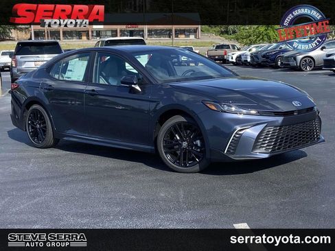 New 2026 Toyota Camry SE FWD image 1