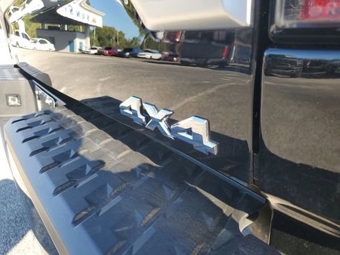 Used 2023 Nissan Titan Platinum Reserve w/ Moonroof Package image 8