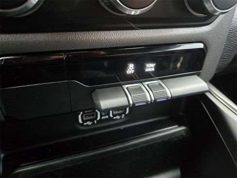 Used 2020 RAM 1500 Rebel image 17