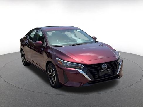 Used 2025 Nissan Sentra SV FWD image 3