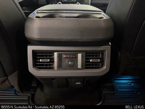 Used 2024 Ford F350 Lariat w/ Lariat Ultimate Package AWD/4WD image 18