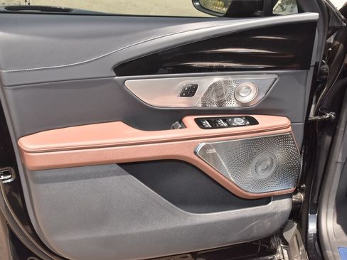 New 2026 Lincoln Nautilus Reserve AWD/4WD image 37