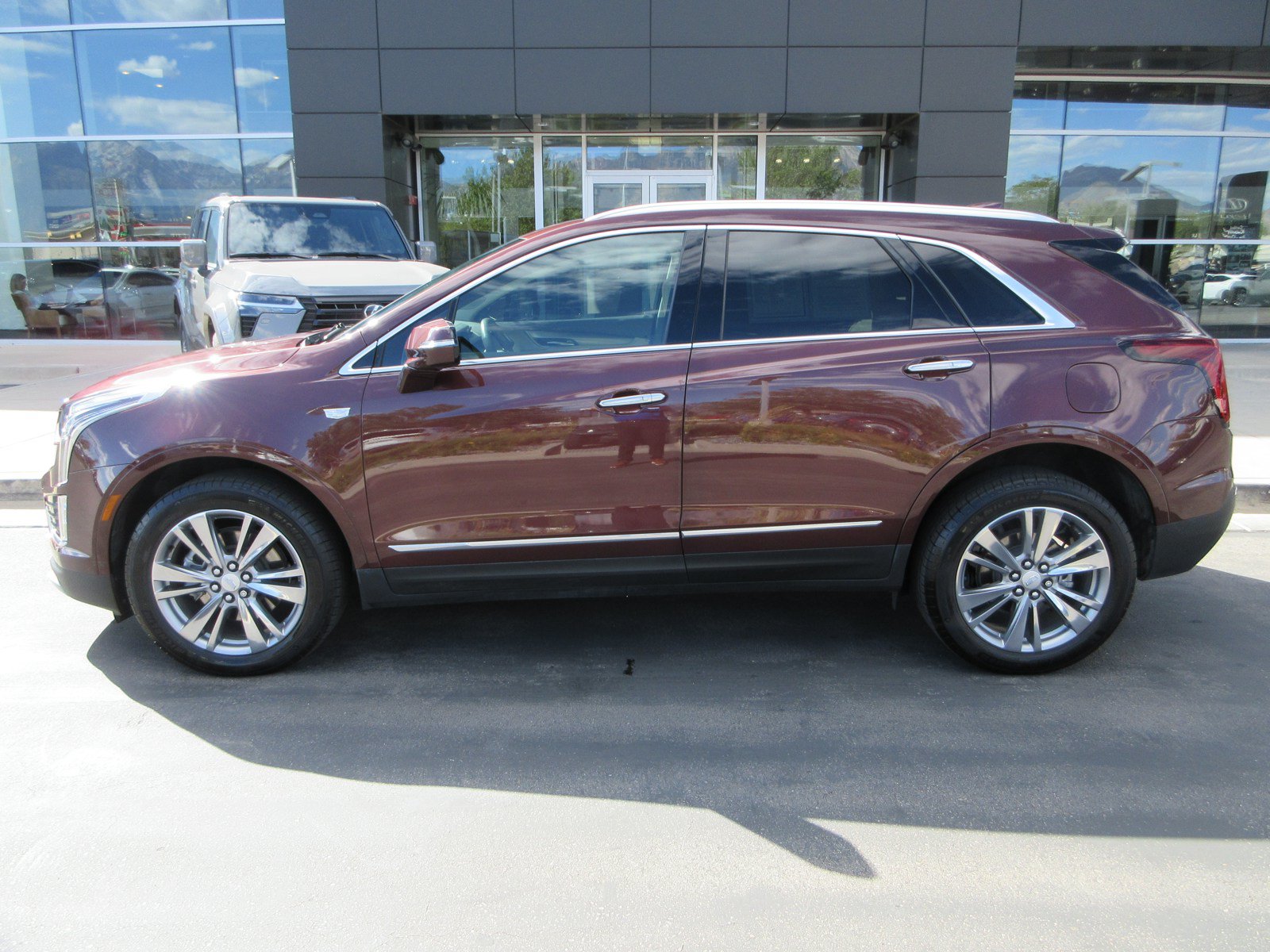 Used 2023 Cadillac XT5 Premium Luxury FWD image 4