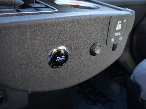 Used 2024 Toyota Sienna XLE w/ XLE Plus Package FWD image 28