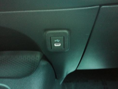 Used 2025 Toyota Corolla LE FWD image 41