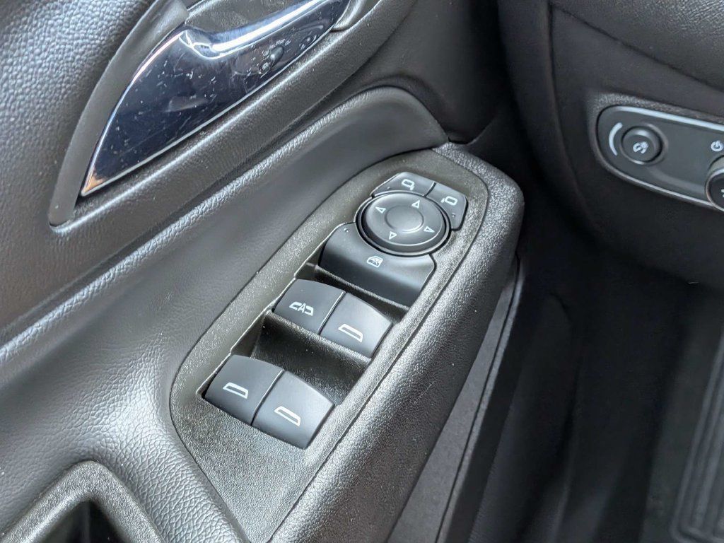 Used 2024 Chevrolet Equinox LT AWD/4WD image 21