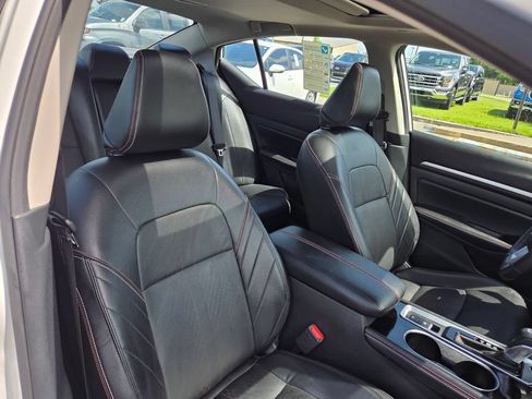 Used 2024 Nissan Altima 2.0 SR FWD image 31